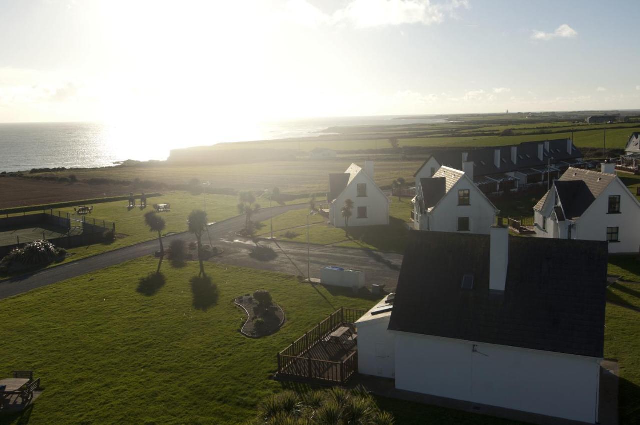 Hookless Holiday Homes Fethard on Sea Exterior foto