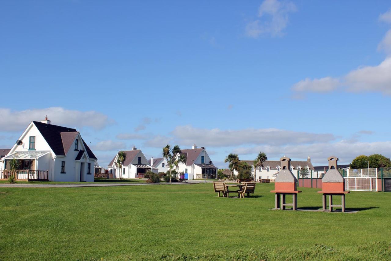 Hookless Holiday Homes Fethard on Sea Exterior foto