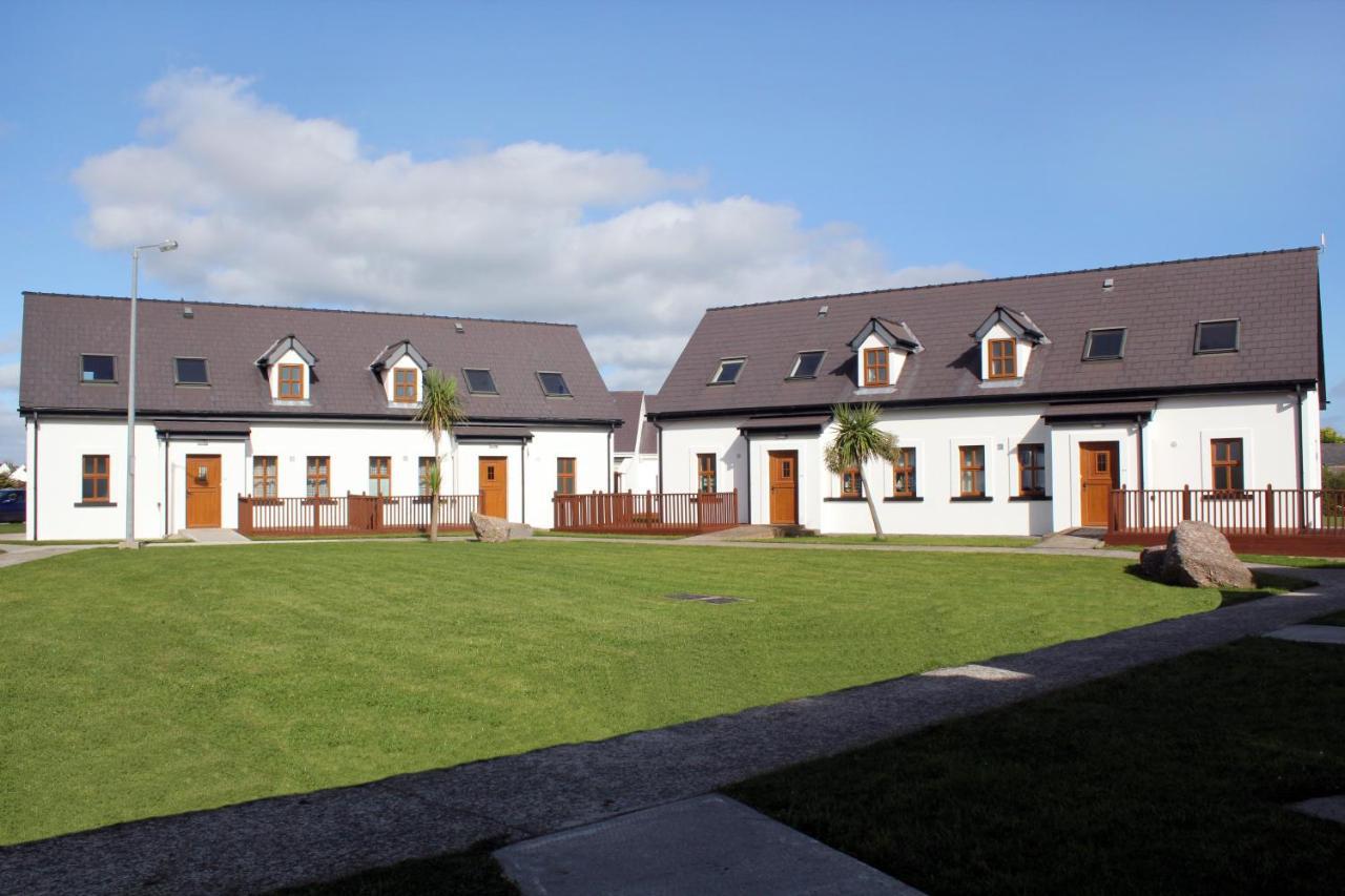 Hookless Holiday Homes Fethard on Sea Exterior foto