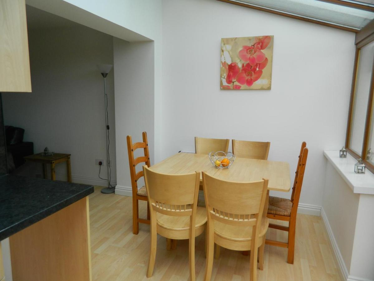 Hookless Holiday Homes Fethard on Sea Exterior foto